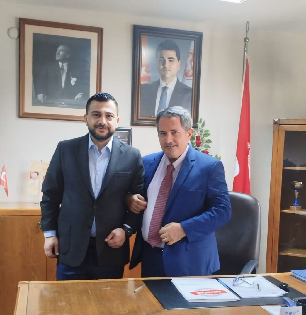 Demokrat Parti Bursa'da Devir Teslim: “KavgaDeğil, Kucaklaşma Siyasetini Büyütmeye Kararlıyız